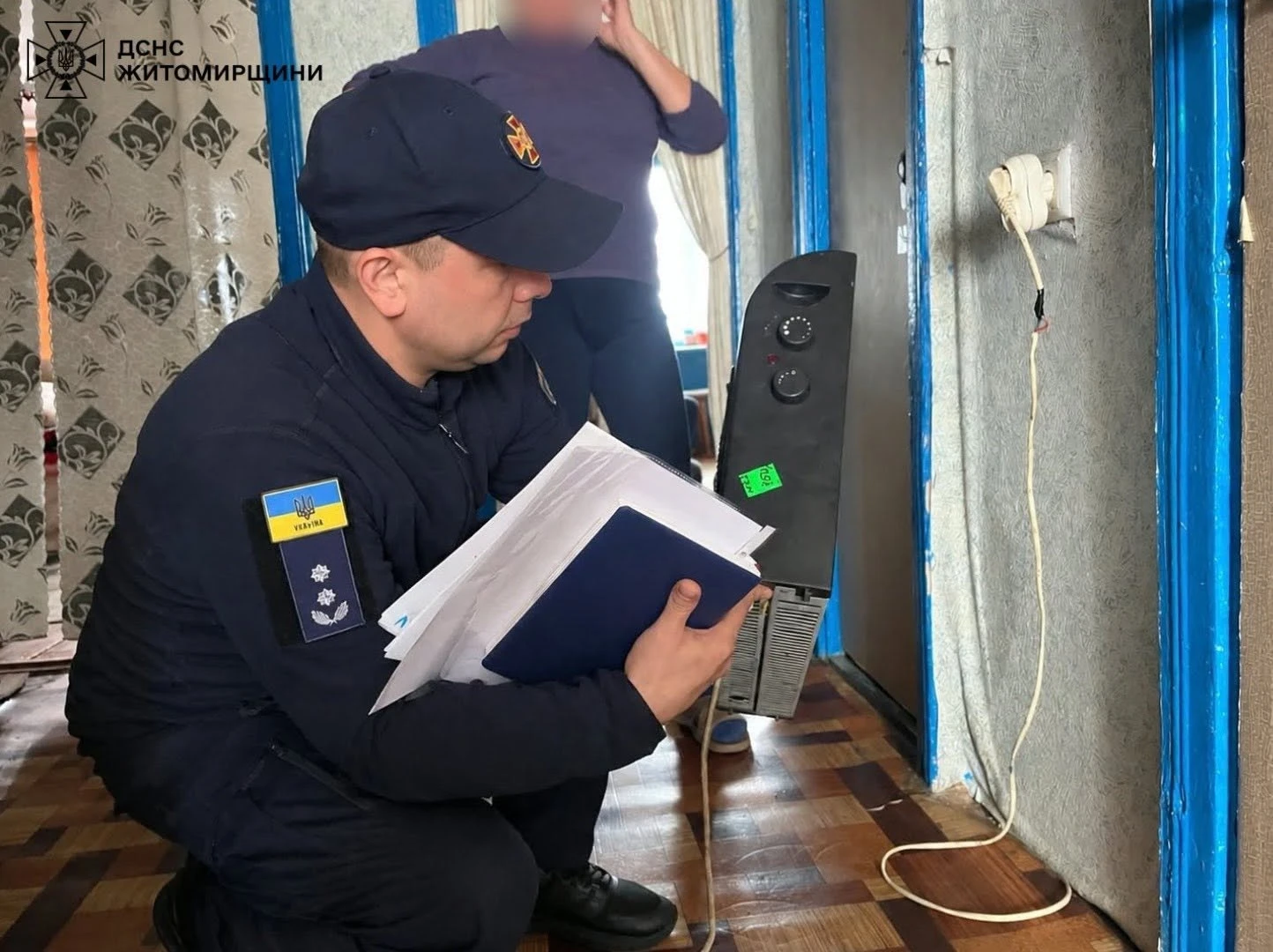 Майже 300 пожеж за 9 місяців: рятувальники перевіряють безпеку в оселях жителів Звягельщини
