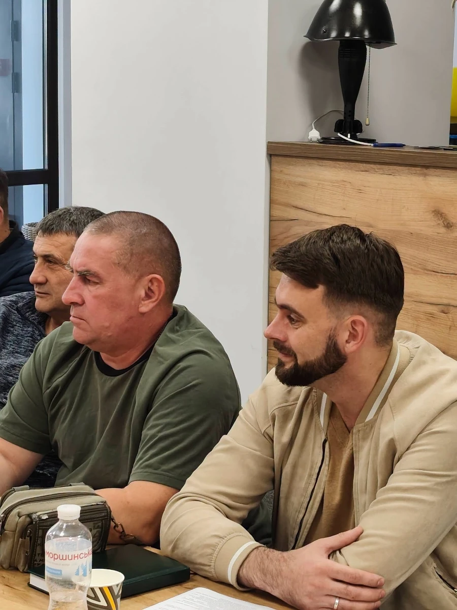 У Ветеранському просторі Звягеля відбулася зустріч кандидатів до Ради ветеранів