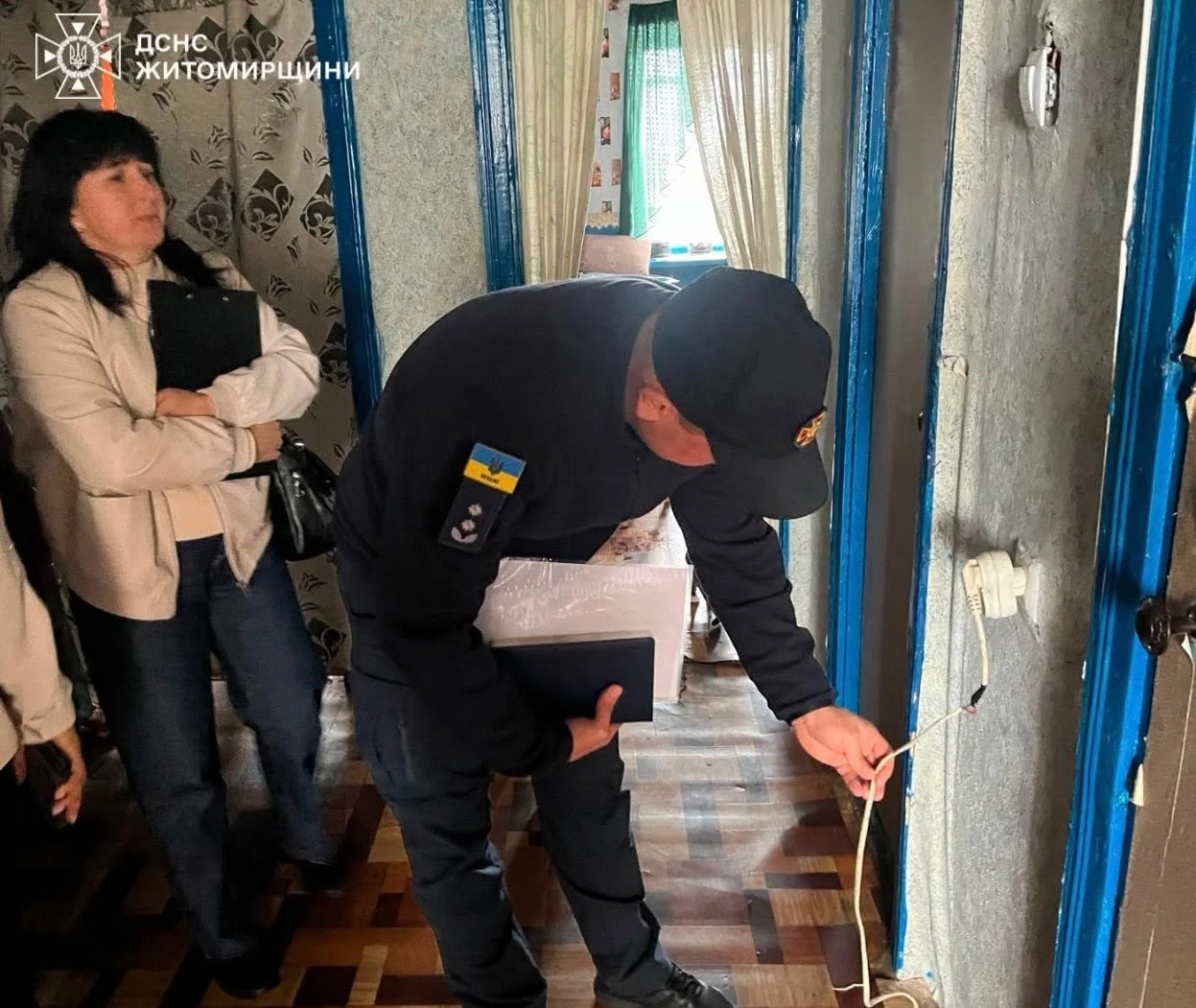 Майже 300 пожеж за 9 місяців: рятувальники перевіряють безпеку в оселях жителів Звягельщини