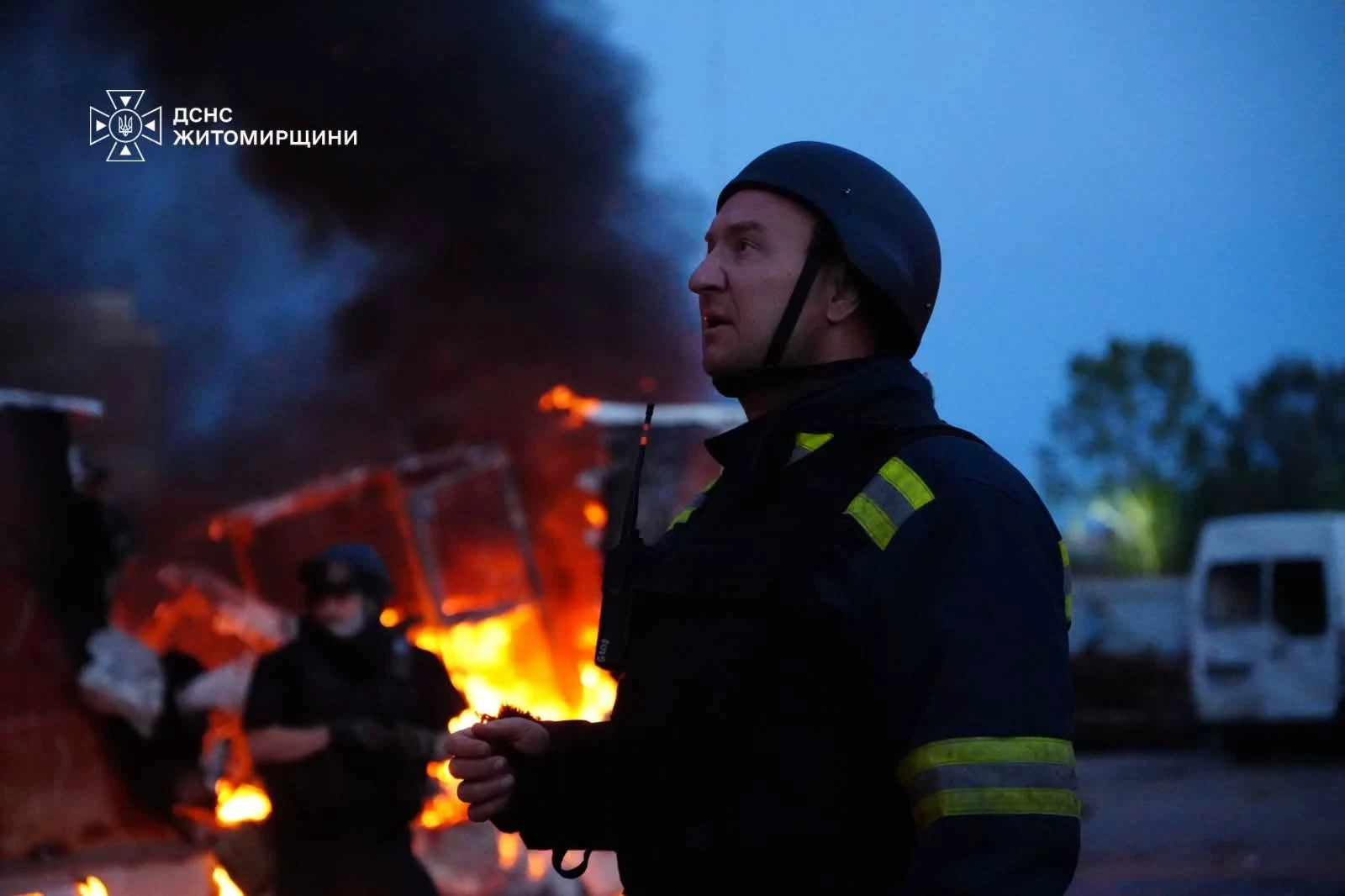 Рятувальники показали наслідки російського обстрілу Житомирщини: пожежу ліквідовано