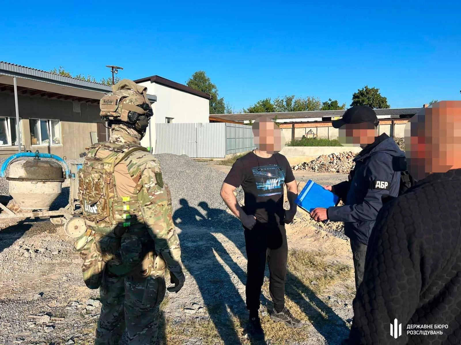 Меблевий бізнес замість служби: на Житомирщині ДБР викрило зловживання у військовій частині