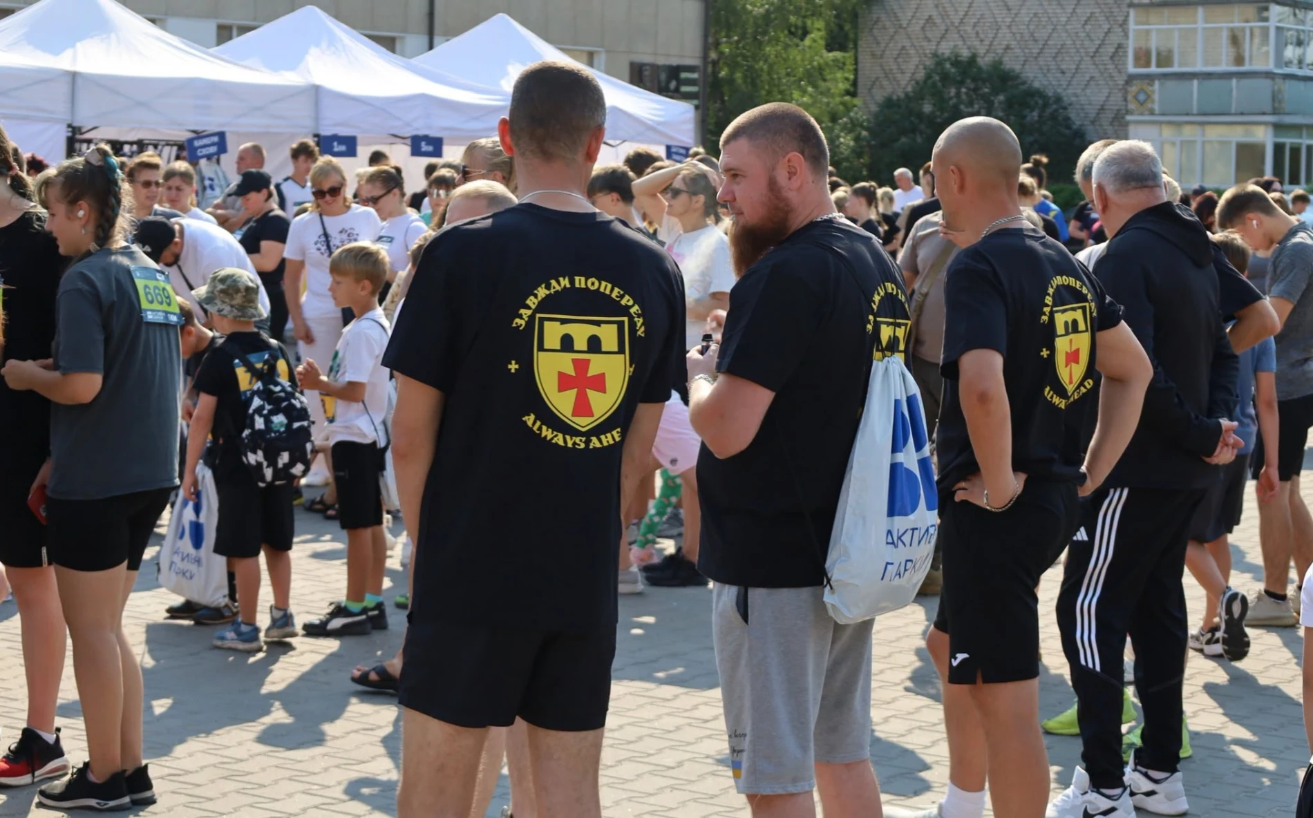 Більше 750 бігунів на старті: у Звягелі відбувся великий забіг