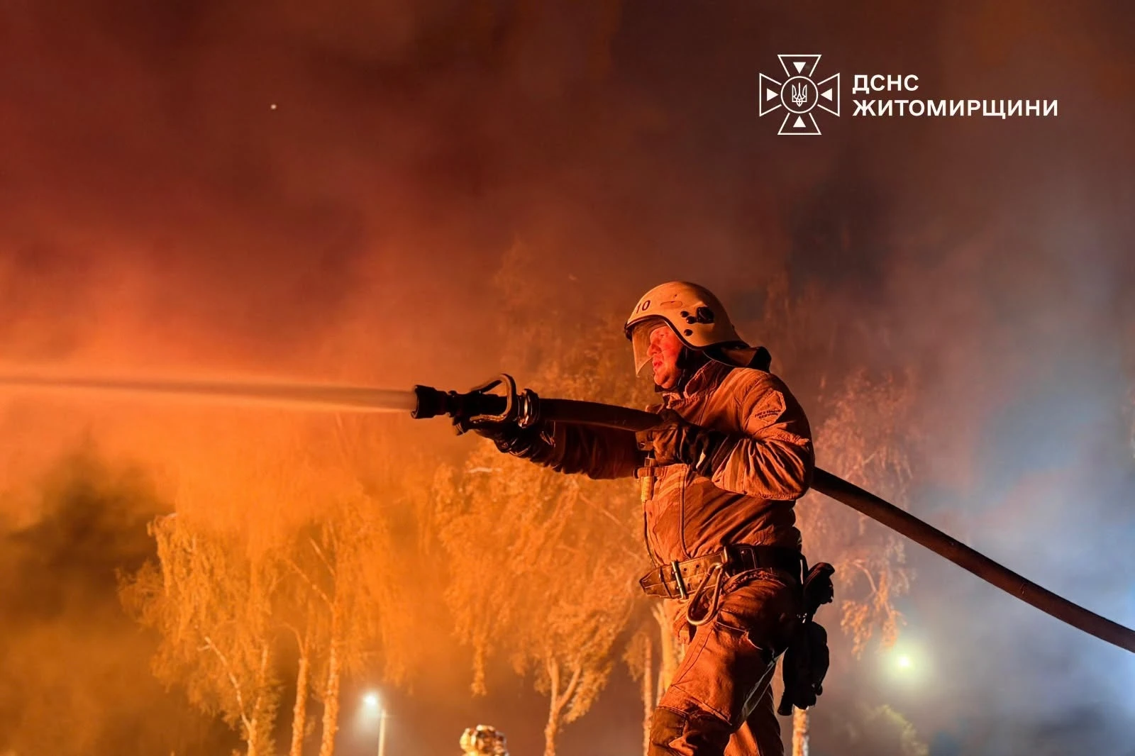 Рятувальники показали наслідки повітряного удару росіян по Житомирщині