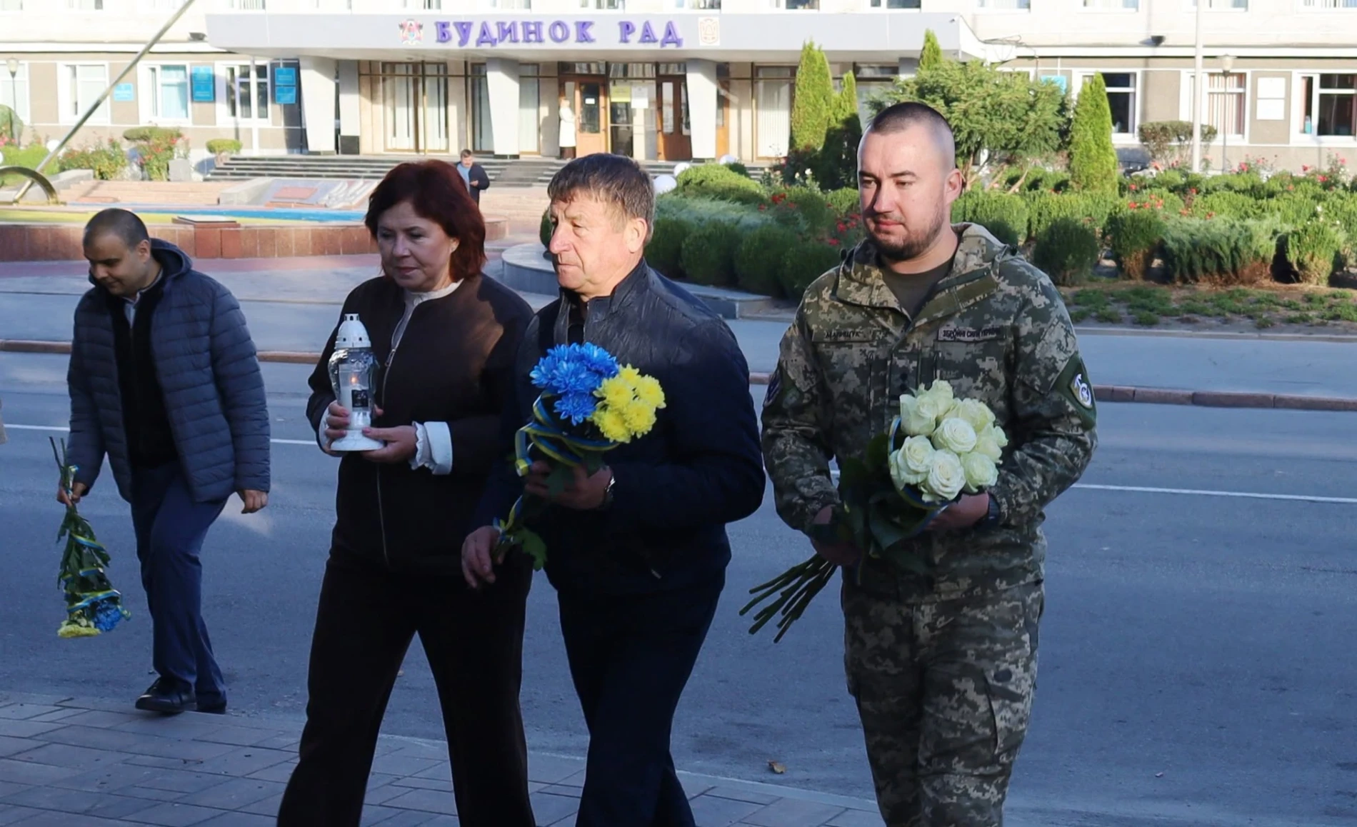 День Захисників і Захисниць: у Звягелі поіменно вшанували полеглих оборонців України