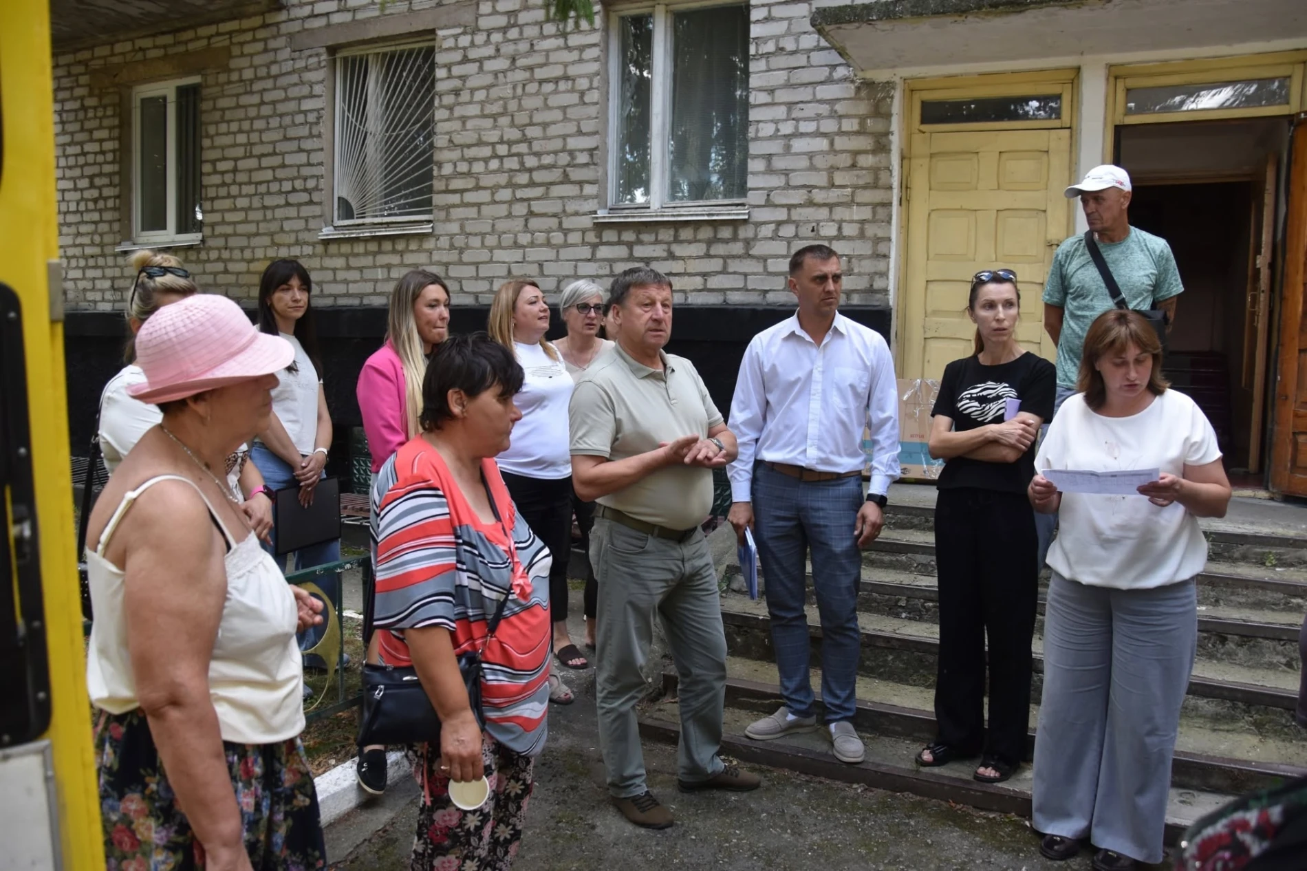 До Звягельського району евакуювали 17 переселенців із Донеччини