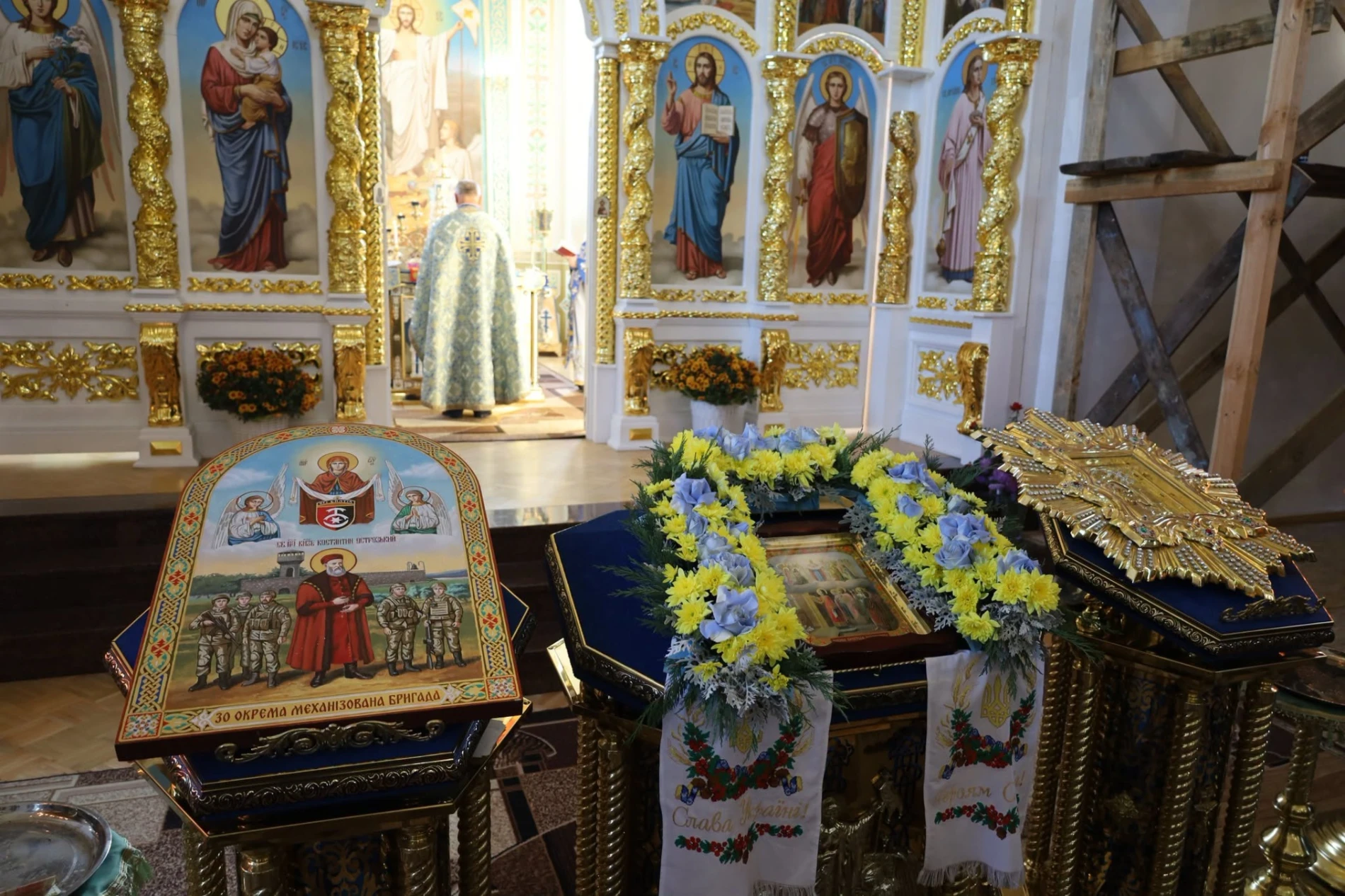 День Захисників і Захисниць: у Звягелі поіменно вшанували полеглих оборонців України