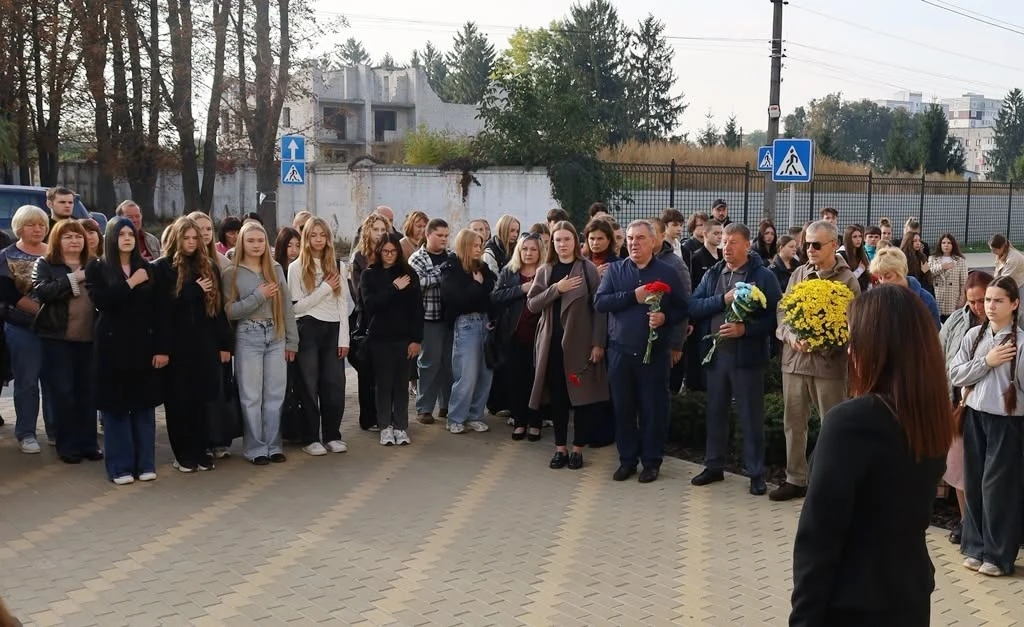 У Звягельському медичному фаховому коледжі увічнили пам'ять Захисника Еміля Кізюка