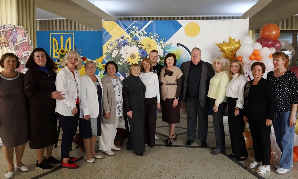 Звягель відзначив День працівників освіти: хто отримав статуетку 