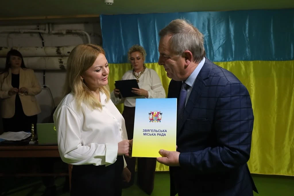 Звягель відзначив День працівників освіти: хто отримав статуетку 