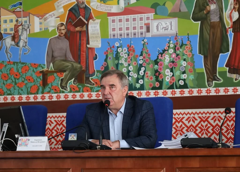 Освітня мережа, соцпідтримка та житло для ВПО: головні рішення виконкому у Звягелі
