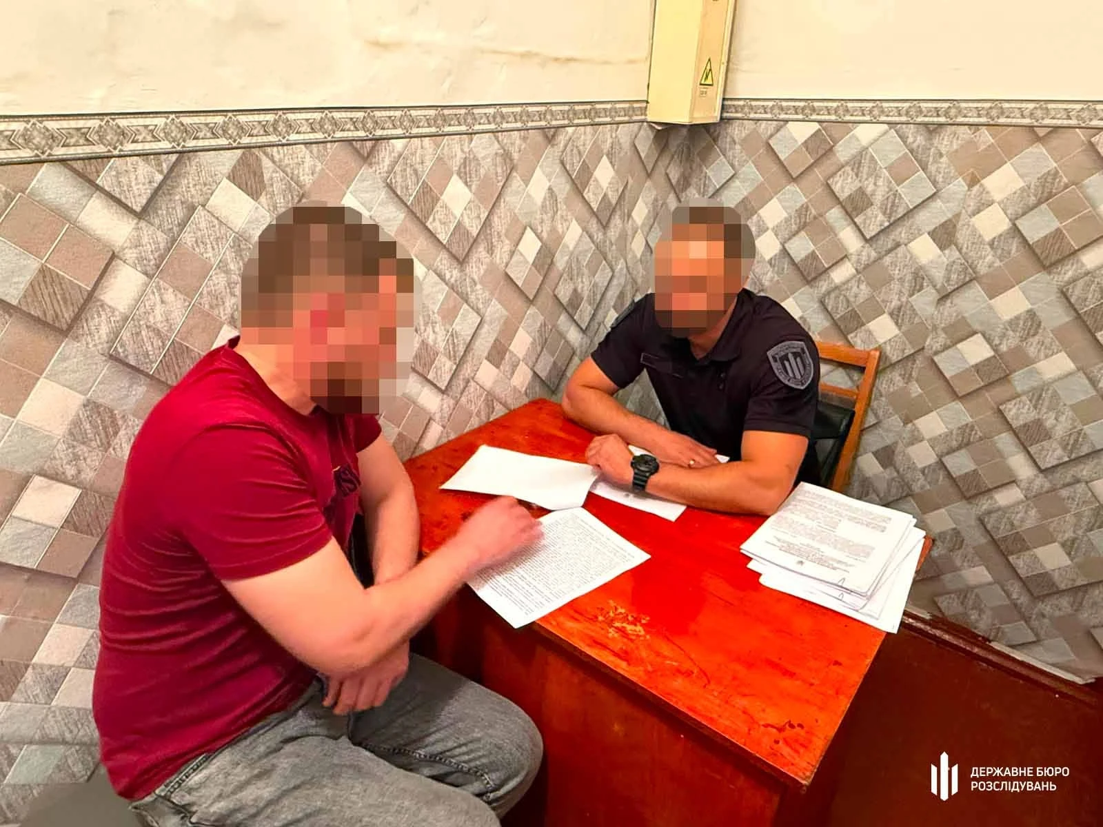 Меблевий бізнес замість служби: на Житомирщині ДБР викрило зловживання у військовій частині