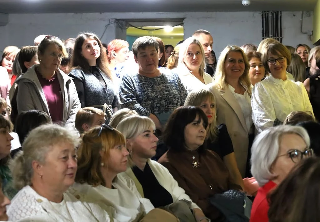 Звягель відзначив День працівників освіти: хто отримав статуетку 