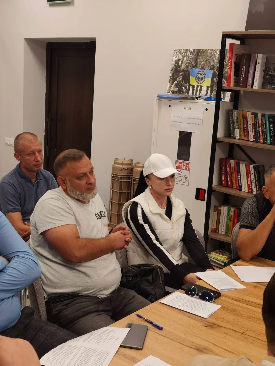 У Ветеранському просторі Звягеля відбулася зустріч кандидатів до Ради ветеранів