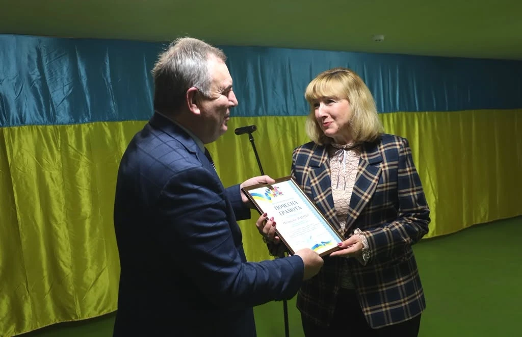 Звягель відзначив День працівників освіти: хто отримав статуетку 
