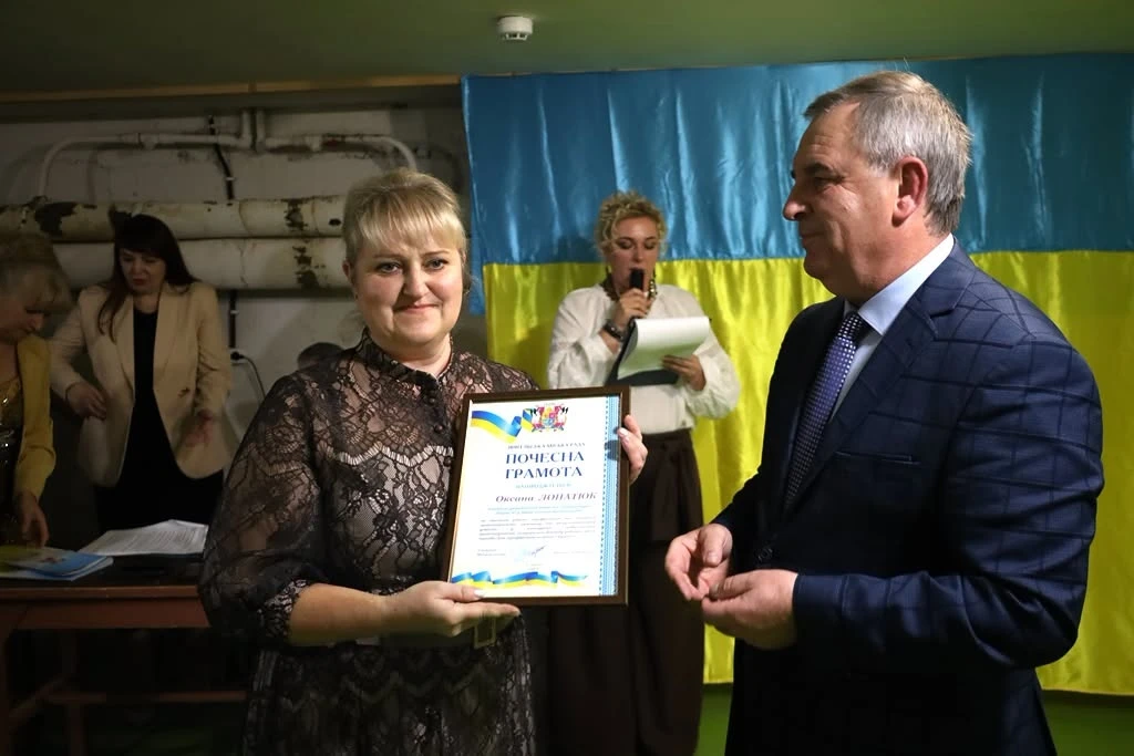 Звягель відзначив День працівників освіти: хто отримав статуетку 