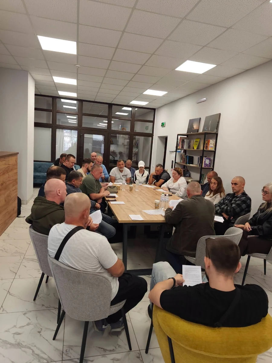 У Ветеранському просторі Звягеля відбулася зустріч кандидатів до Ради ветеранів