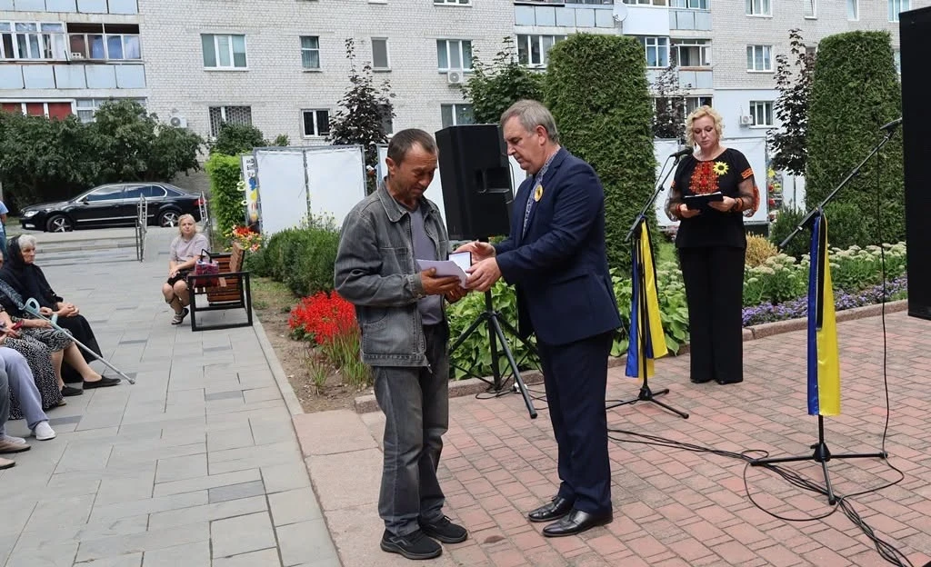 Біль і гордість громади: у Звягелі відкрили нові світлини полеглих воїнів та артлокацію