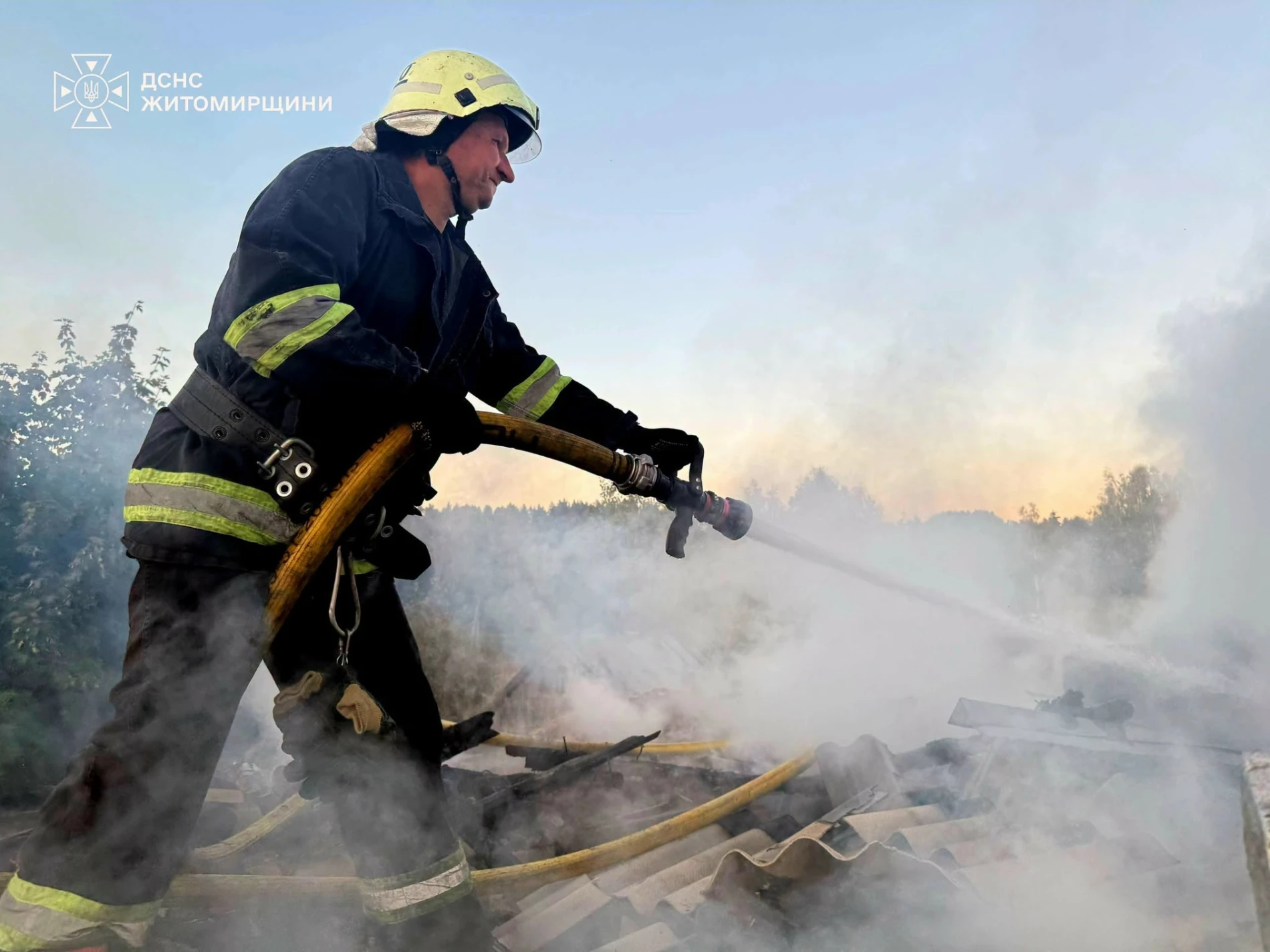 У Звягельському районі під час гасіння пожежі в будинку виявили загиблу людину