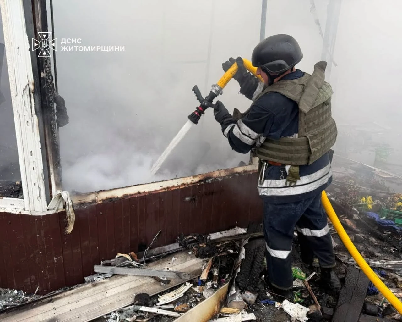 Загиблі, пожежі й зупинений завод: що відомо про наслідки російської атаки на Звягельщину 12 вересня
