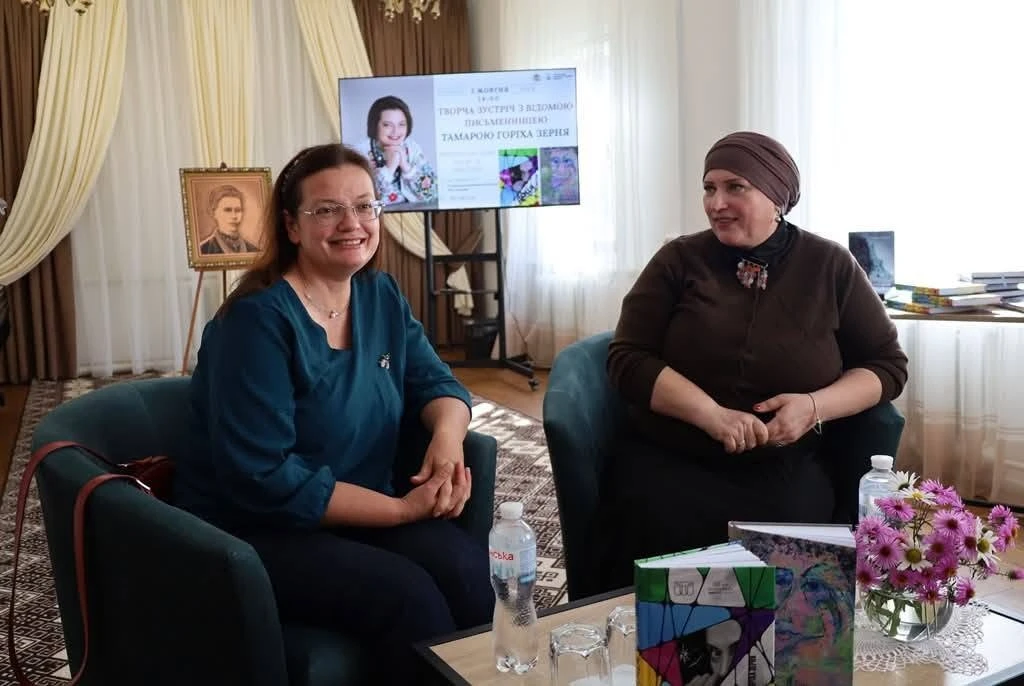 Про силу слова, людей і війну: як у Звягелі зустрічалися з Тамарою Горіха Зерня
