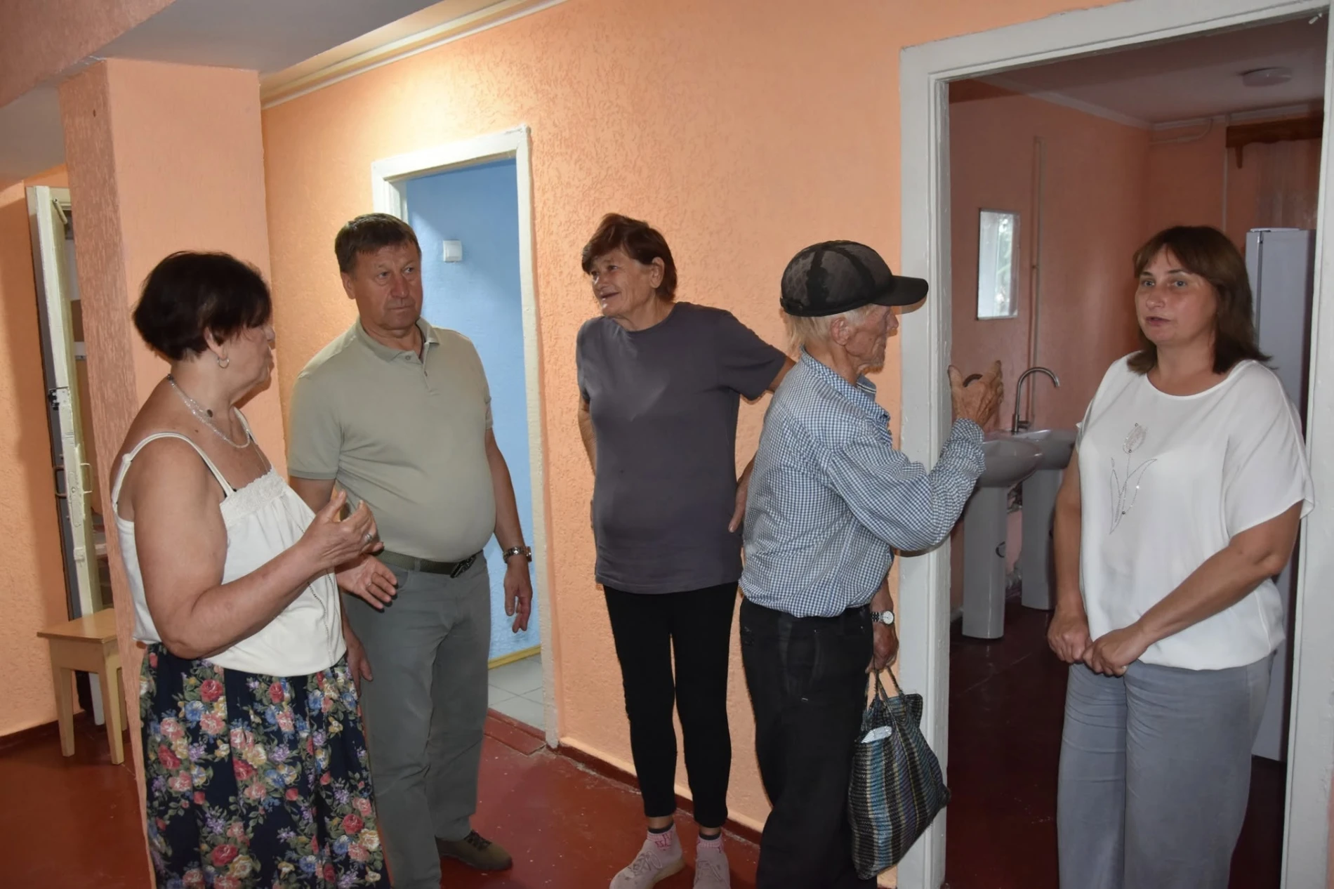 До Звягельського району евакуювали 17 переселенців із Донеччини