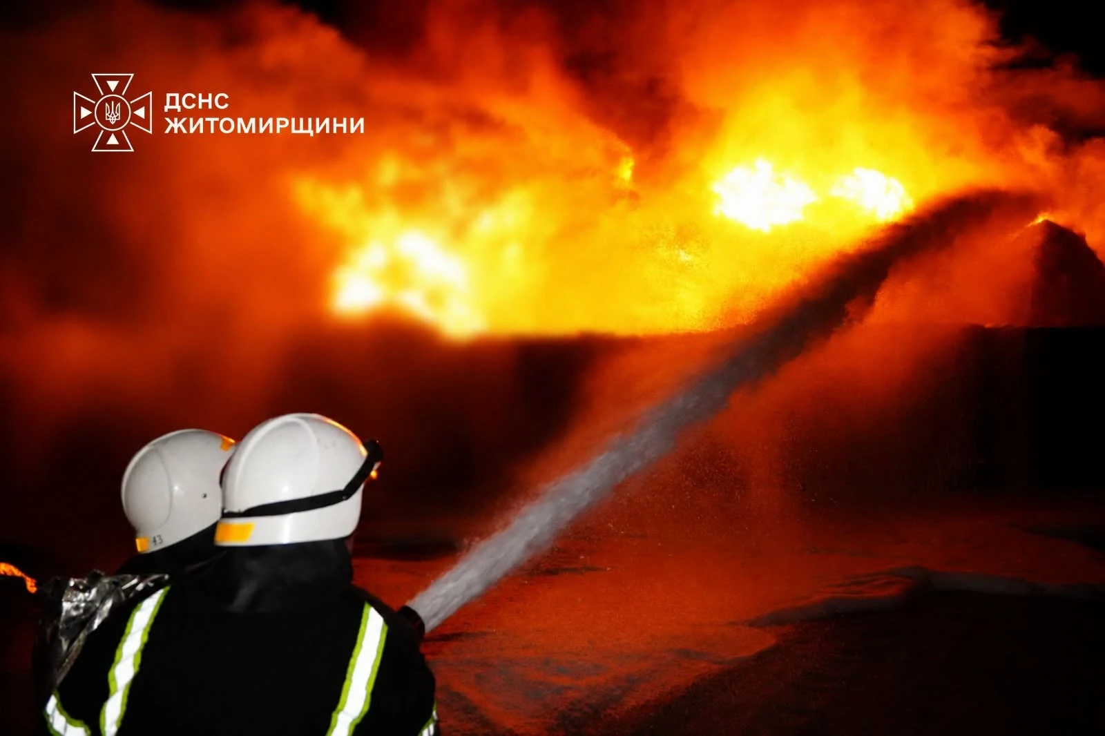Рятувальники показали наслідки повітряного удару росіян по Житомирщині