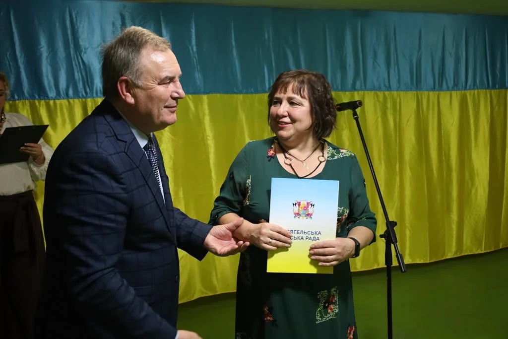 Звягель відзначив День працівників освіти: хто отримав статуетку 