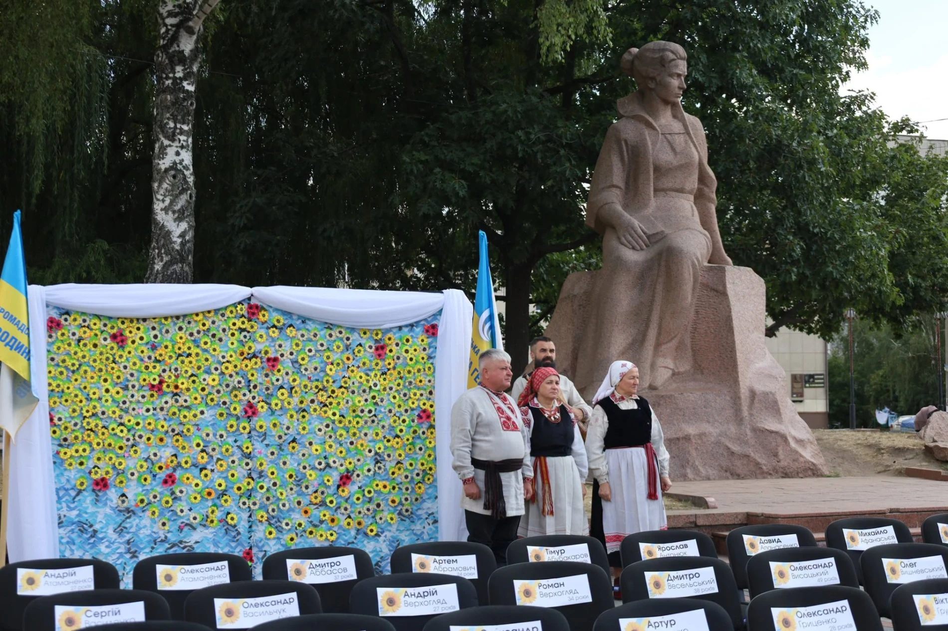 Біль і гордість громади: у Звягелі відкрили нові світлини полеглих воїнів та артлокацію