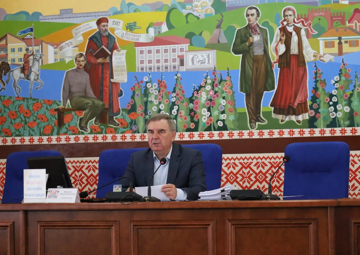 Зміни у тарифах, безкоштовні обіди для школярів та інвестиції: головні рішення виконкому у Звягелі