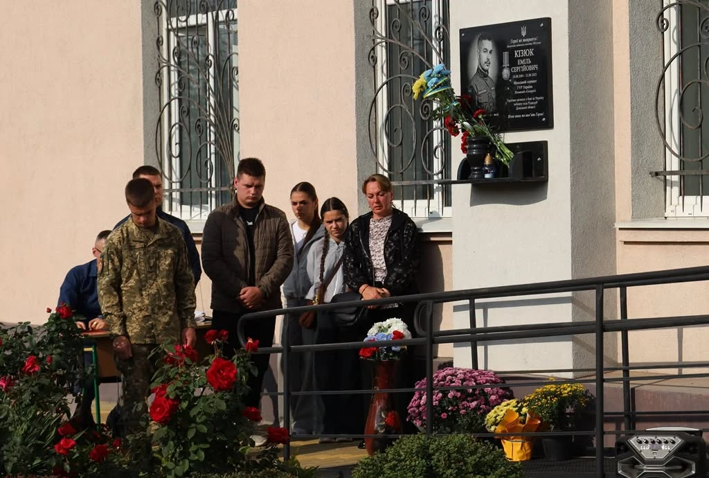 У Звягельському медичному фаховому коледжі увічнили пам'ять Захисника Еміля Кізюка