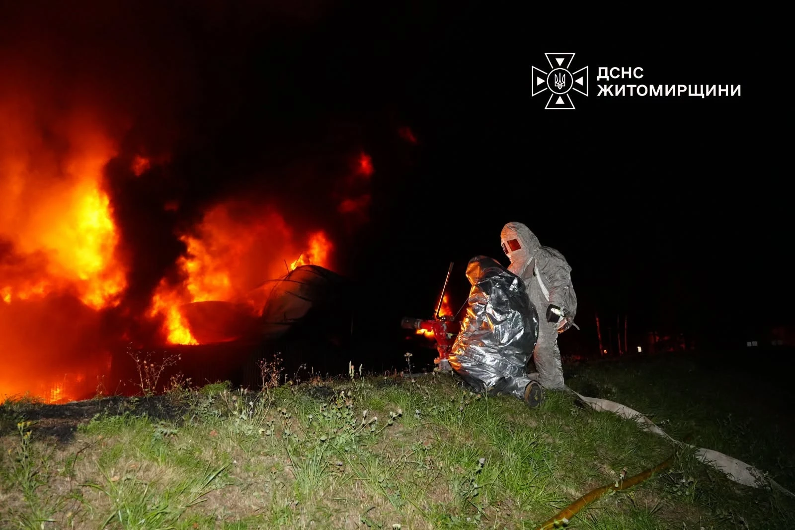 Рятувальники показали наслідки повітряного удару росіян по Житомирщині