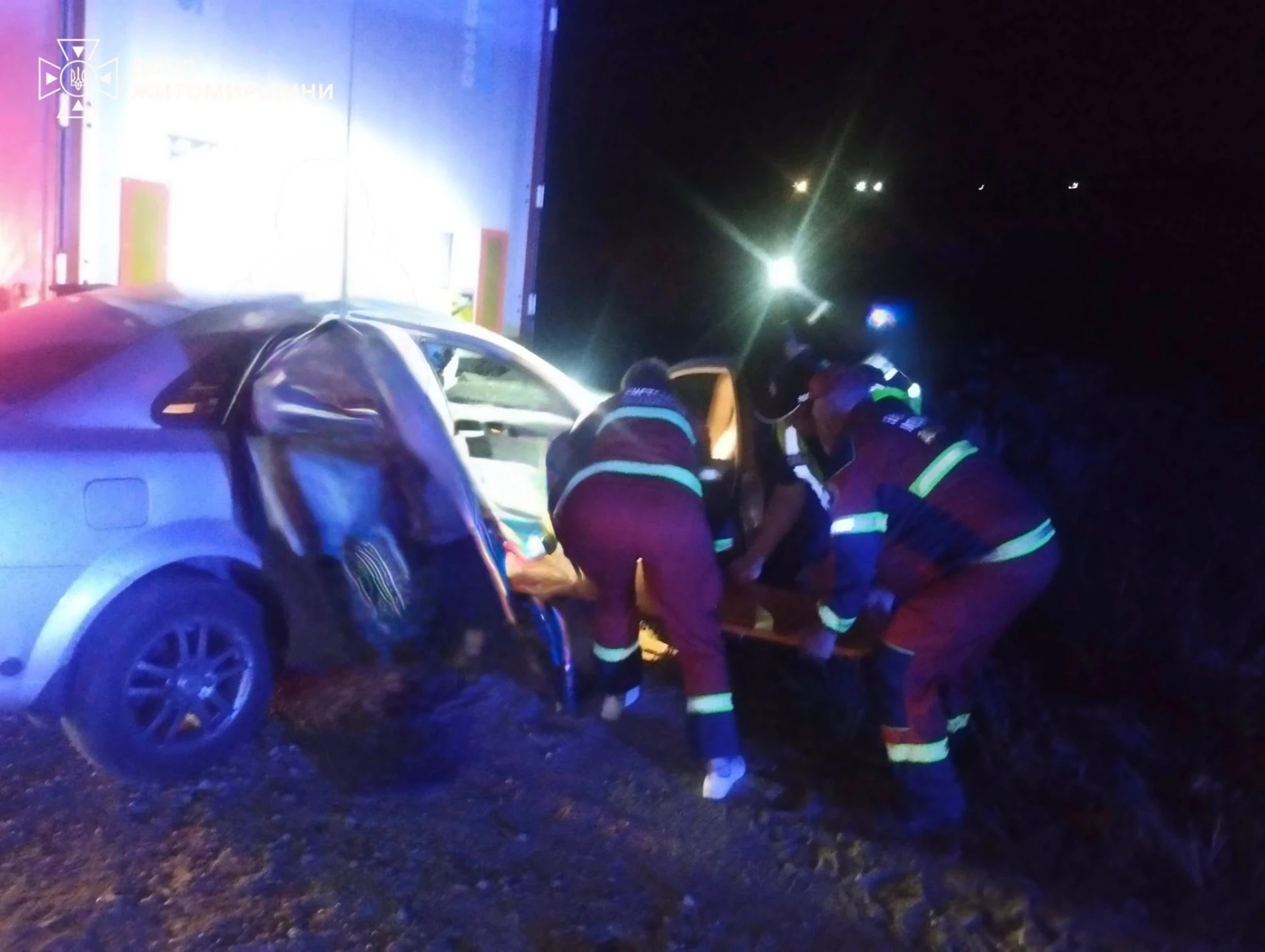ДТП у Звягелі: рятувальники деблокували водійку з понівеченого авто