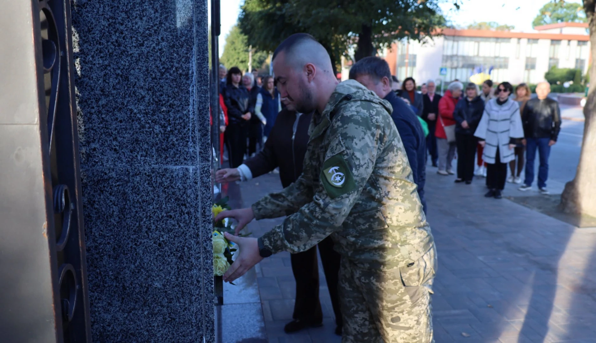 День Захисників і Захисниць: у Звягелі поіменно вшанували полеглих оборонців України