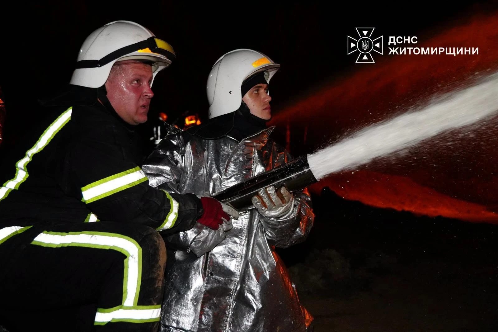 Рятувальники показали наслідки повітряного удару росіян по Житомирщині