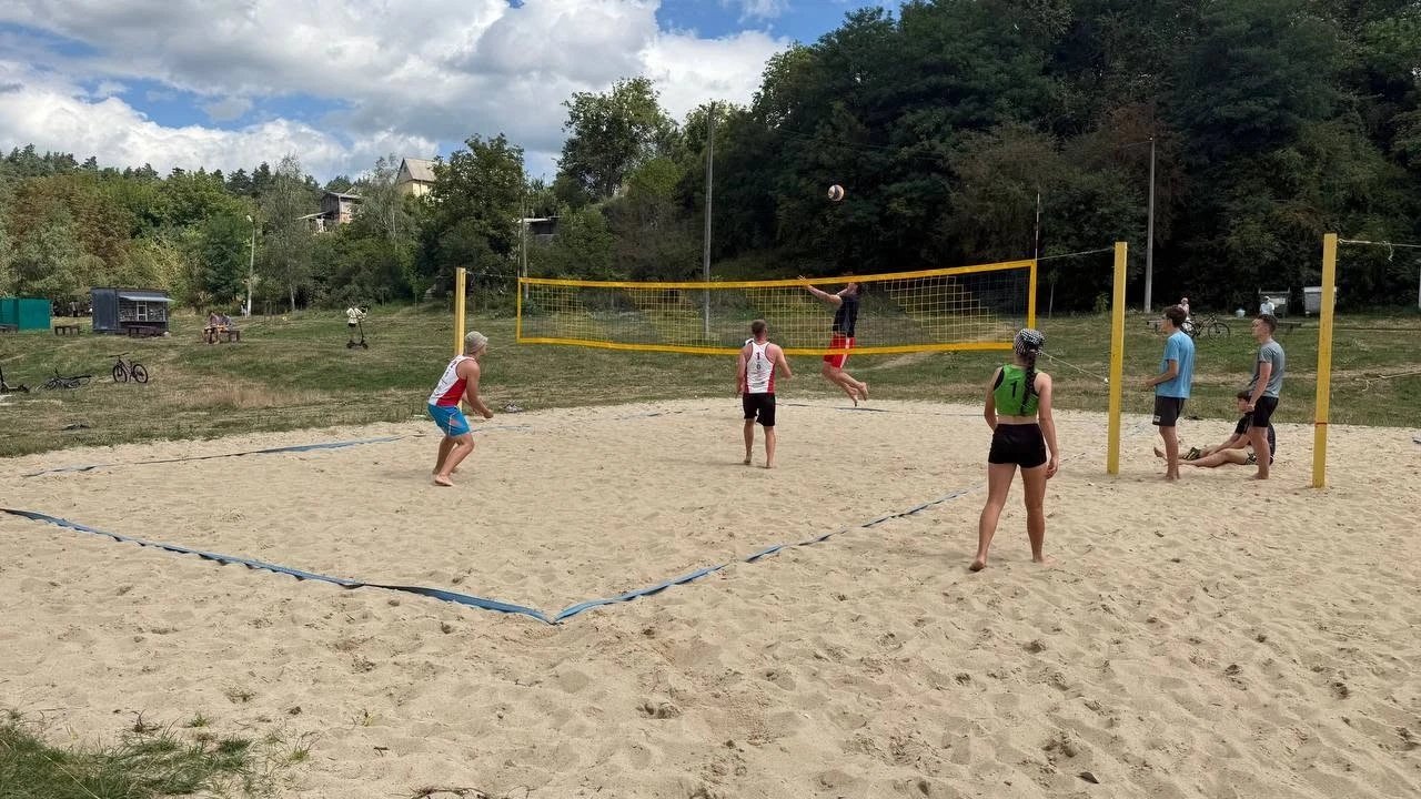 Турнір з пляжного волейболу у Звягелі: результати змагань до Дня Незалежності