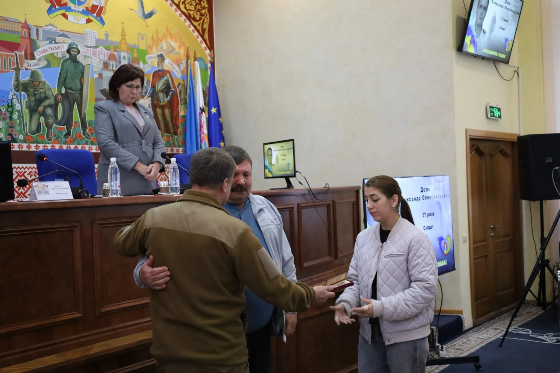 Підтримка військових, освітян та розвиток комунальної сфери: чим запам'яталася 76-та сесія міськради