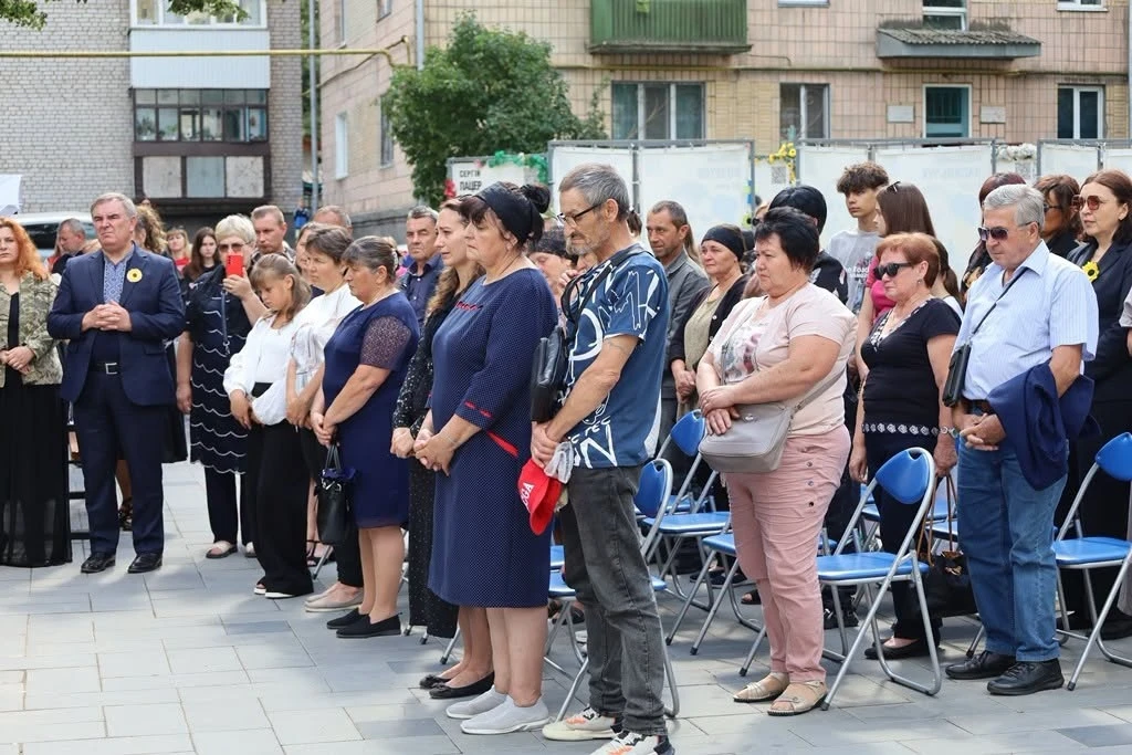Біль і гордість громади: у Звягелі відкрили нові світлини полеглих воїнів та артлокацію