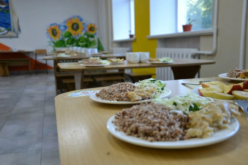Що їдять школярі: на Звягельщині посадовці проінспектували харчоблоки та меню