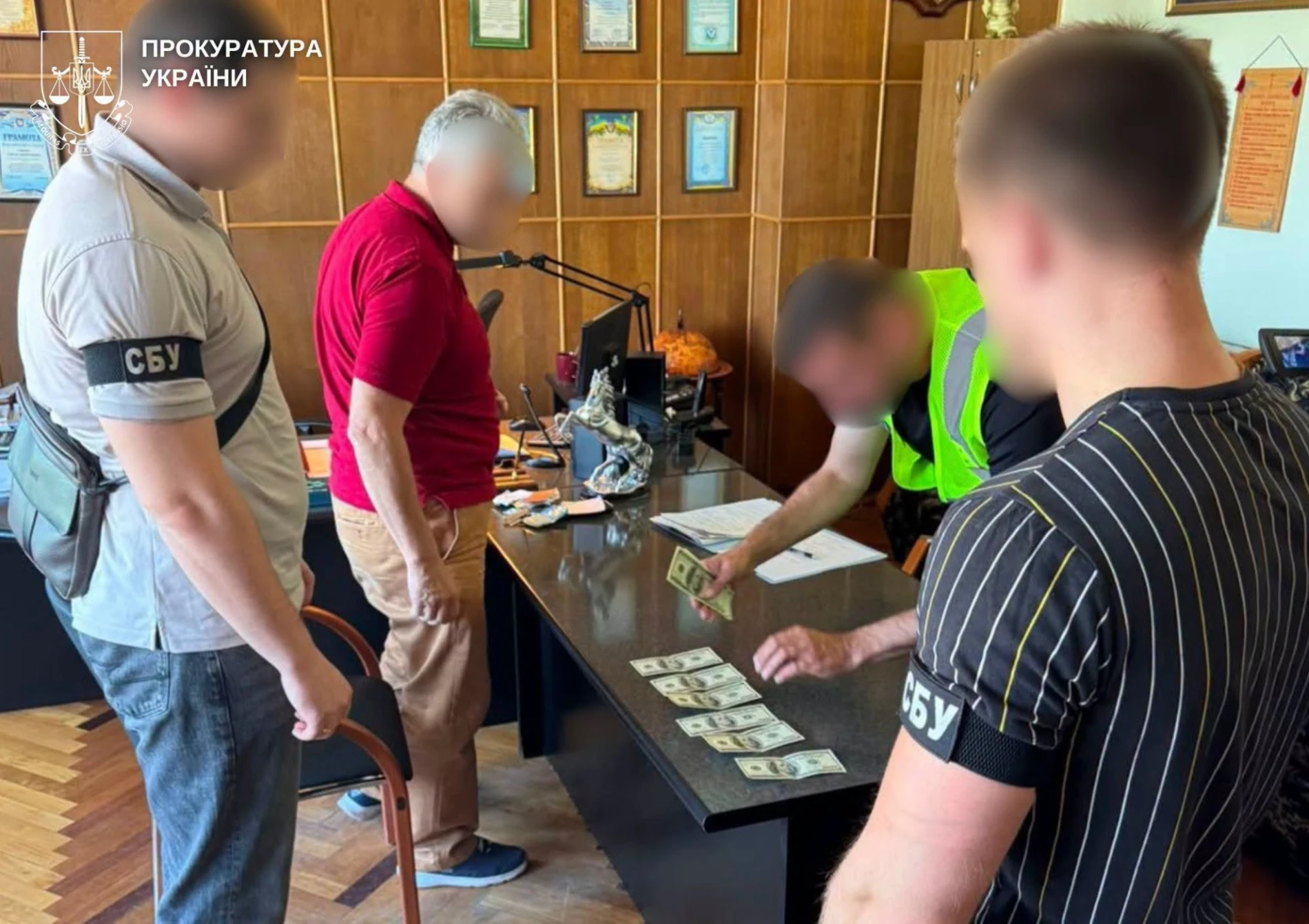 Продавав фіктивну інвалідность: на Житомирщині судитимуть головного лікаря за хабар