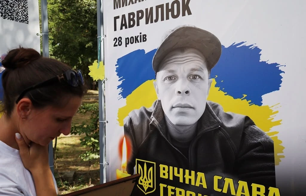Біль і гордість громади: у Звягелі відкрили нові світлини полеглих воїнів та артлокацію