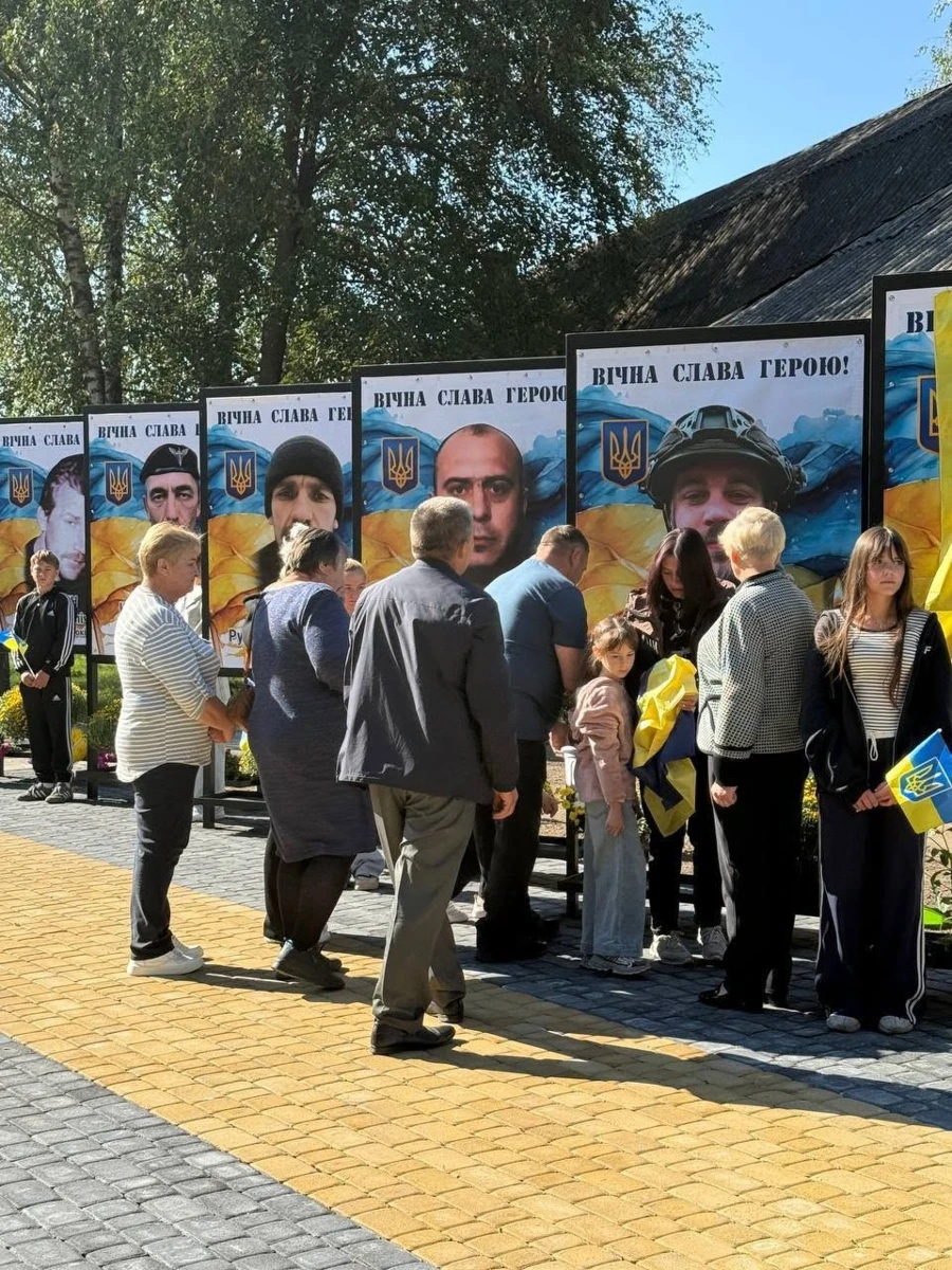 Сім життів: у селі Кам'яний Майдан з'явилася Алея пам'яті на честь полеглих Захисників