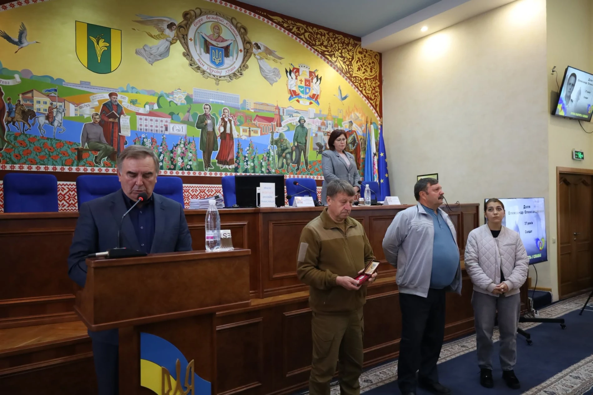 Підтримка військових, освітян та розвиток комунальної сфери: чим запам'яталася 76-та сесія міськради