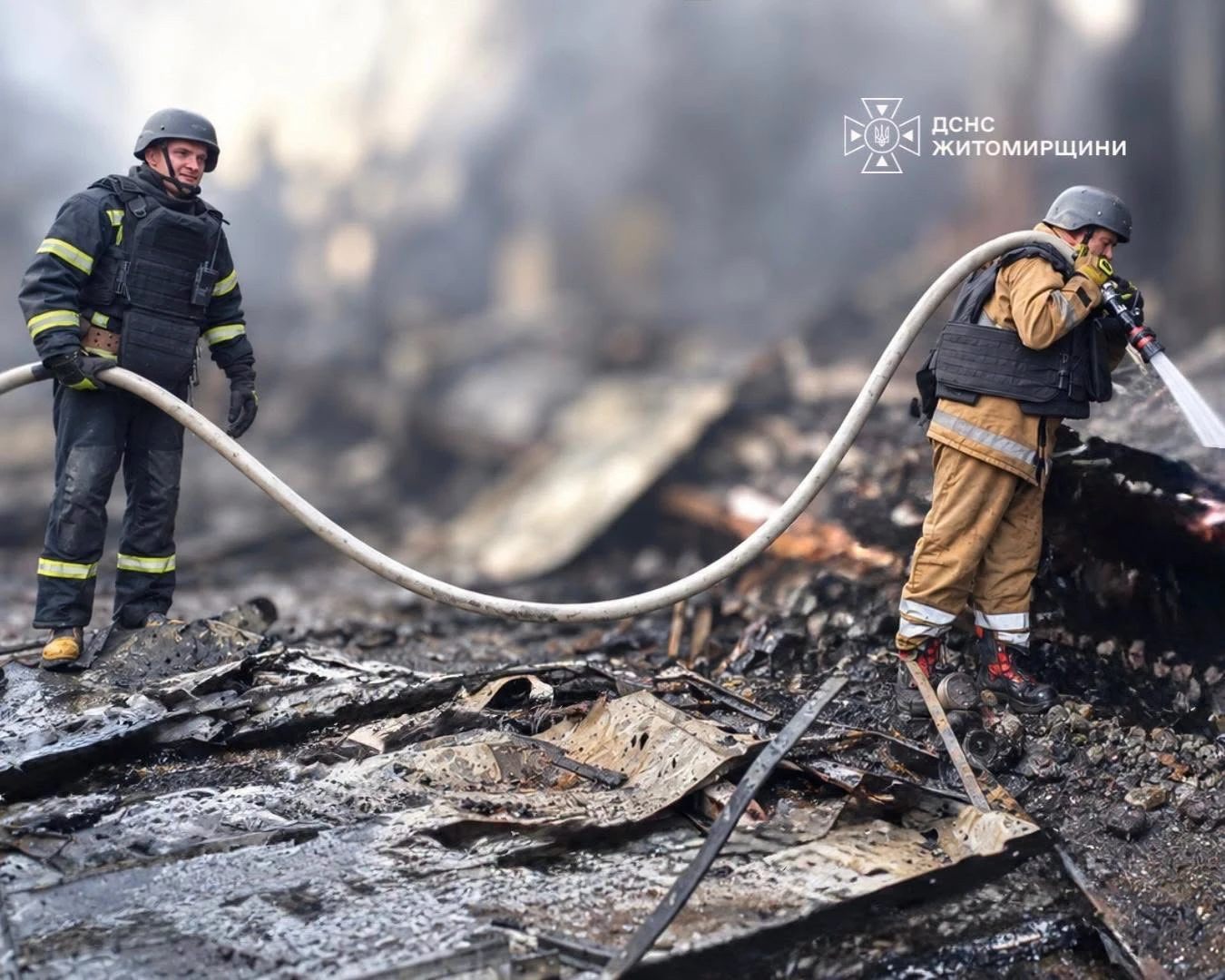 Внаслідок обстрілу Житомирщини виникла пожежа на обʼєкті транспортної інфраструктури