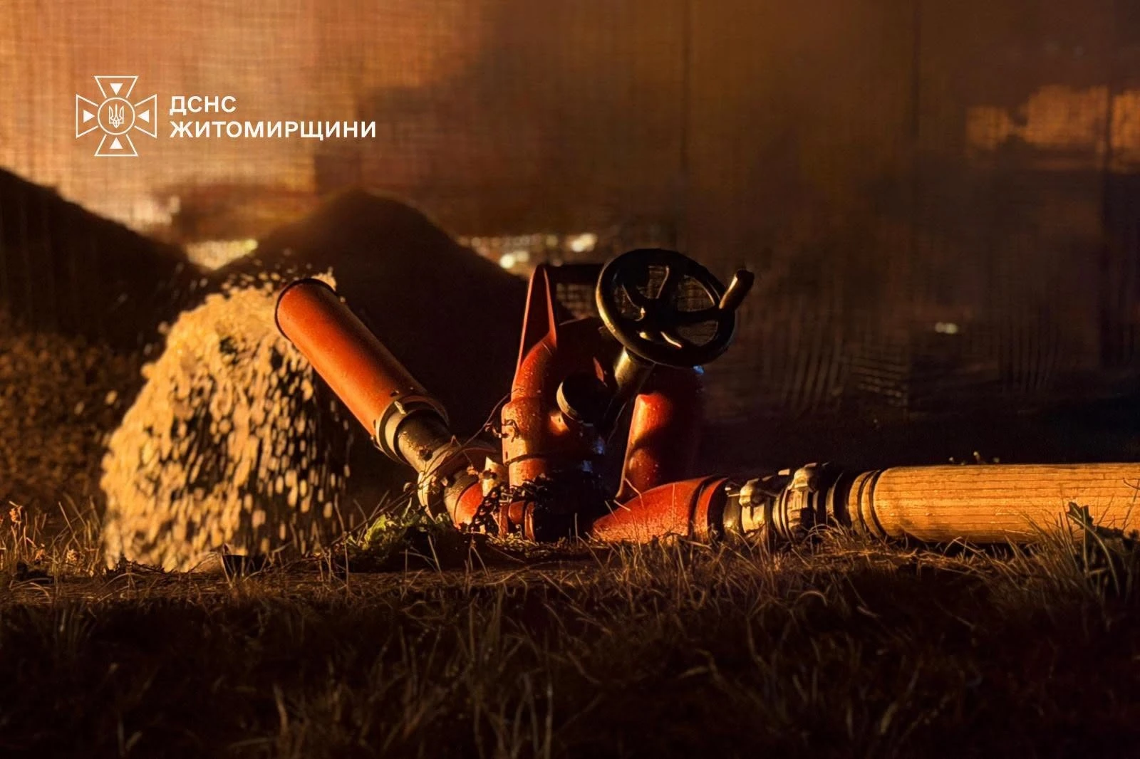 Рятувальники показали наслідки повітряного удару росіян по Житомирщині