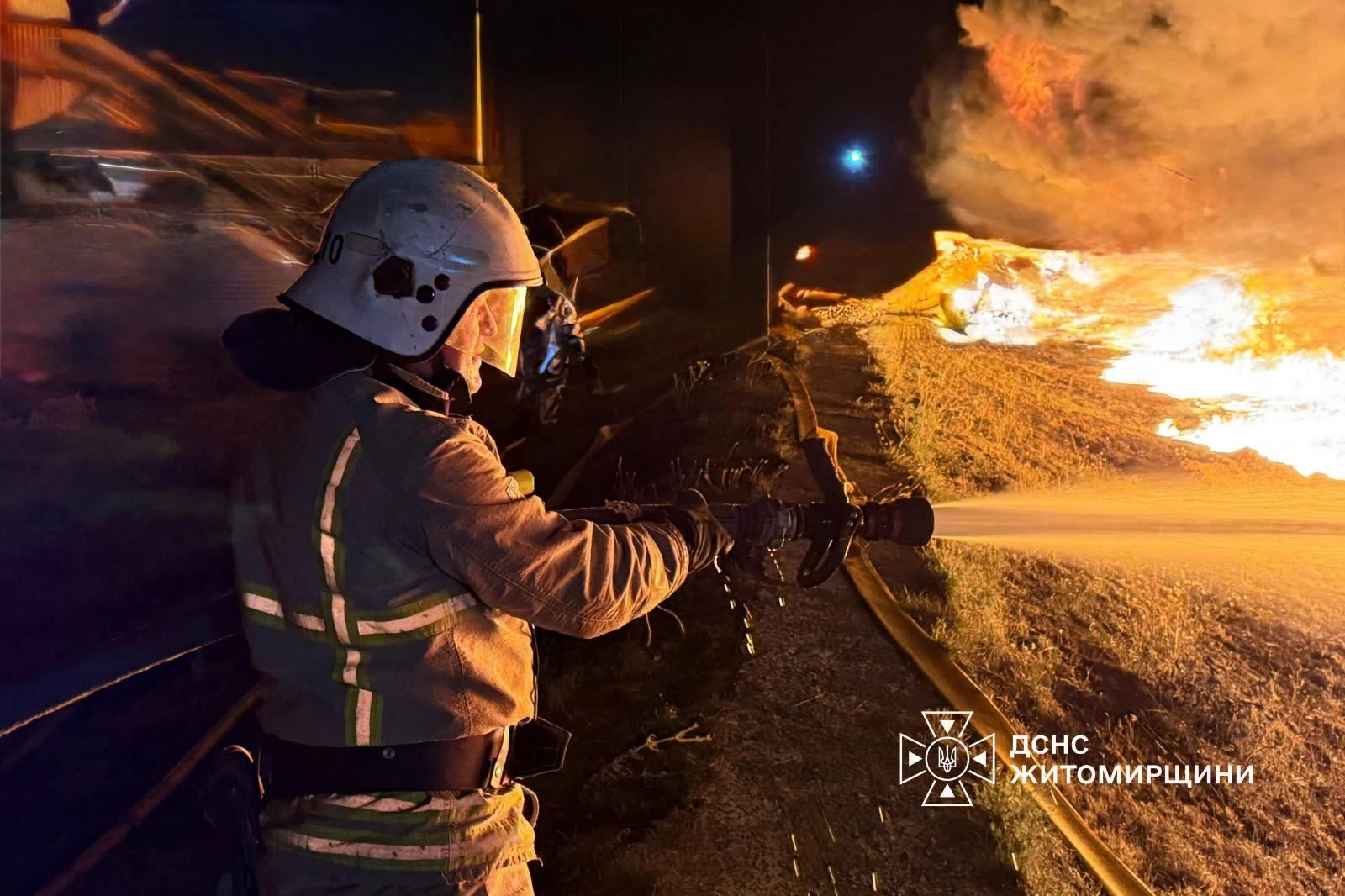 Рятувальники показали наслідки повітряного удару росіян по Житомирщині