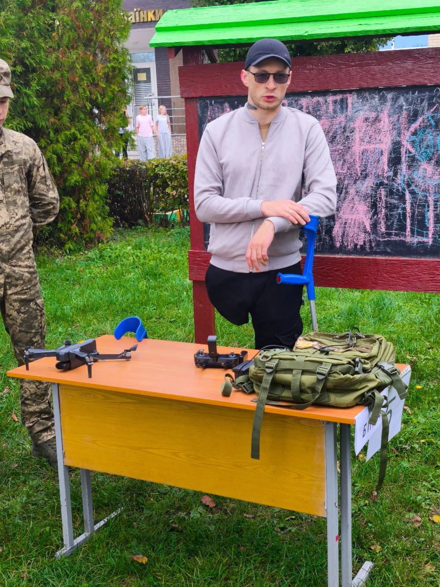Дрони та такмед: як військові тренували школярів у Звягелі
