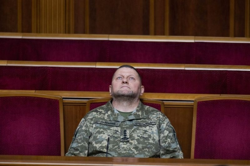 Попри заспокоєння влади, Залужний стверджував, що загроза повномасштабного вторгнення існує. Український Генштаб розробляв різні варіанти розвитку подій задовго до 24 лютого