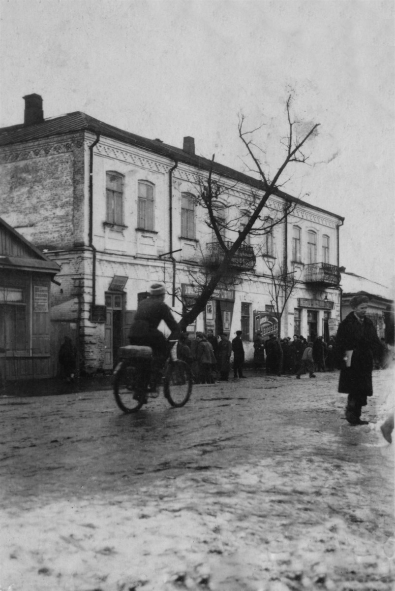 Старий кінотеатр на вул. Леніна в 1950 році 