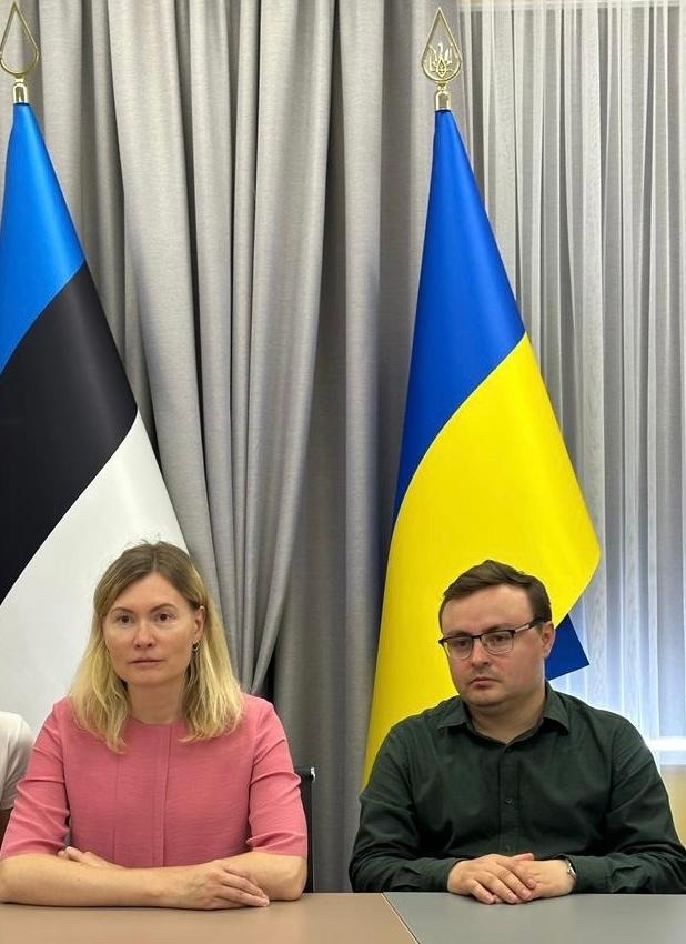 Міністерка охорони здоровʼя Естонії Рійна Сіккут та нардеп Арсеній Пушкаренко