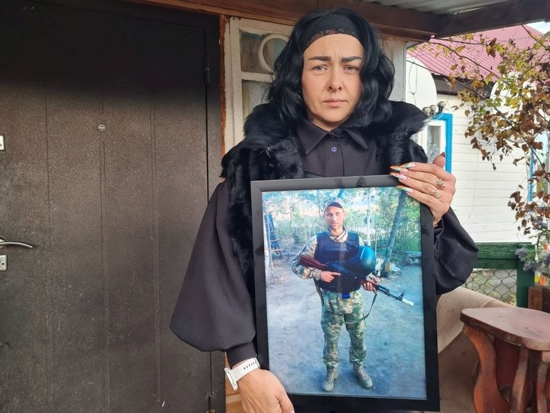 Матері на Житомирщині з фронту привезли тіло не її сина